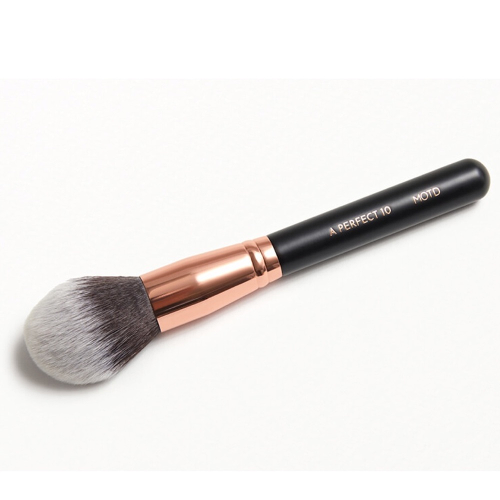 2/$20 MOTD Cosmetics Perfect 10 Tapered Face Brush